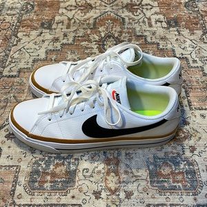 Nike court legacy white size 9.5